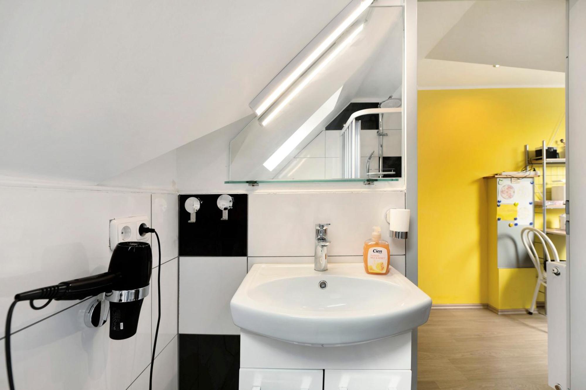 Picco 1 Apartment Beuren  Bagian luar foto